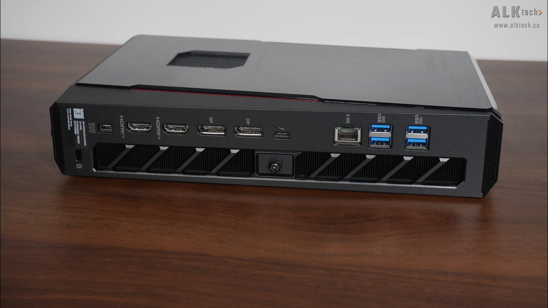Review: ASUS ROG NUC 16 Mini Gaming PC